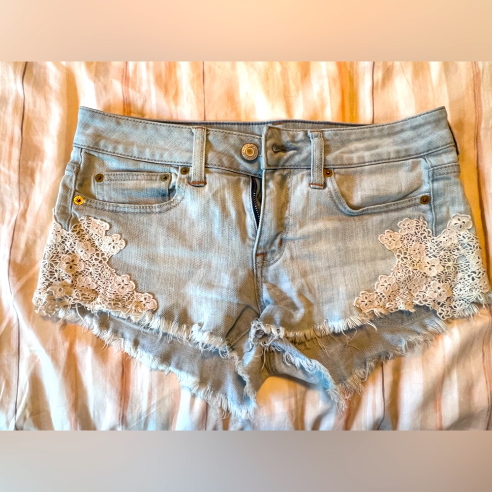 American Eagle size 4 lace jean shorts